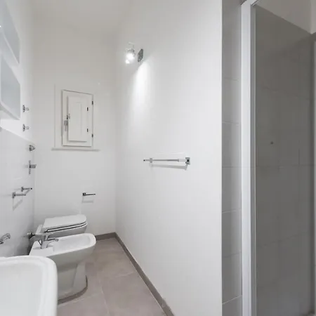 Apartment Corso Italia 72 *