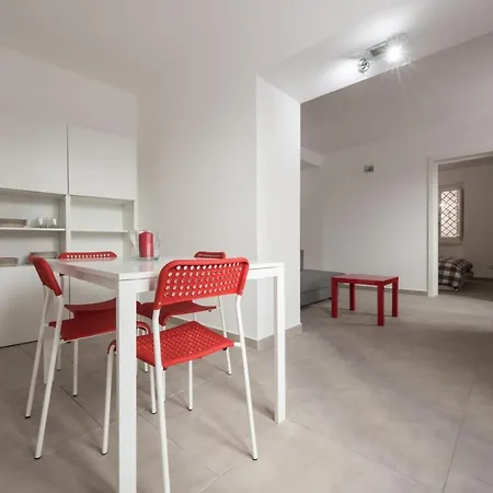 Corso Italia 72 *