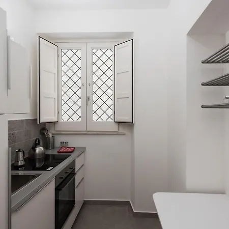 Corso Italia 72 Apartamento *